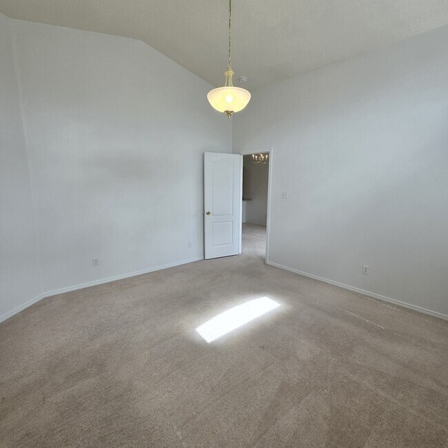 Building Photo - 2527 Ghost Ranch St SW