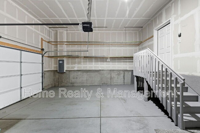 Building Photo - 12220 Dairy St