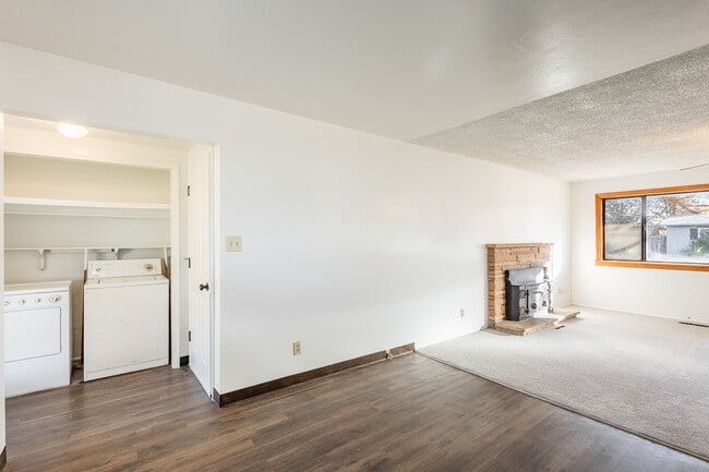 Building Photo - 1609 N Plateau Ave