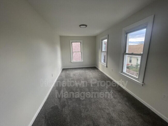 Building Photo - 2350 Logan St