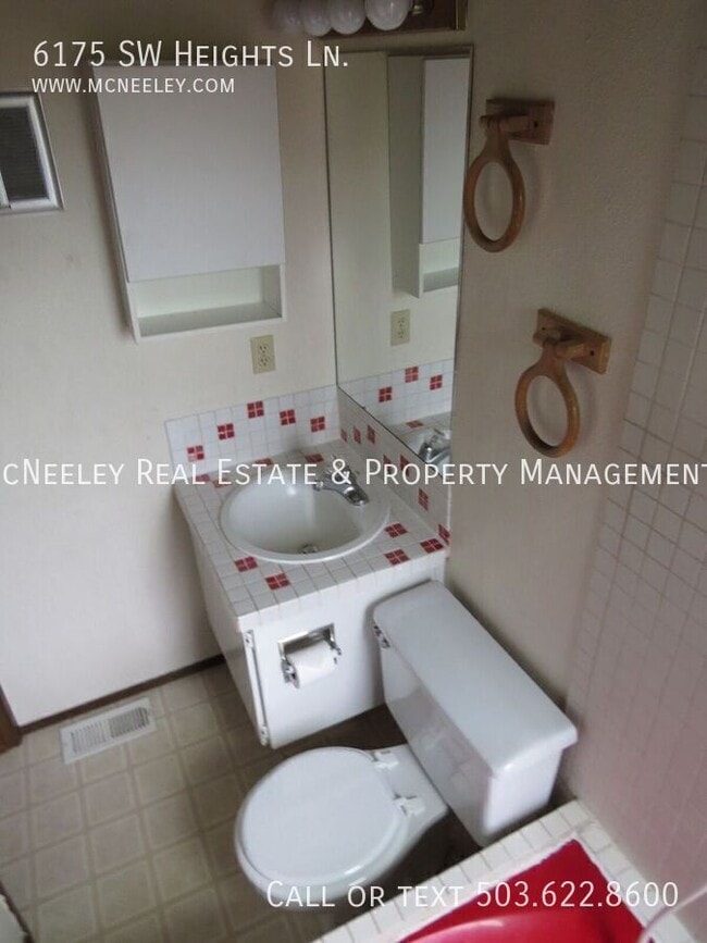 Building Photo - 6175 SW Heights Ln