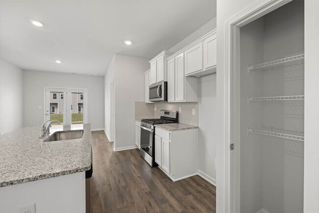 Building Photo - 6036 Beadlow St