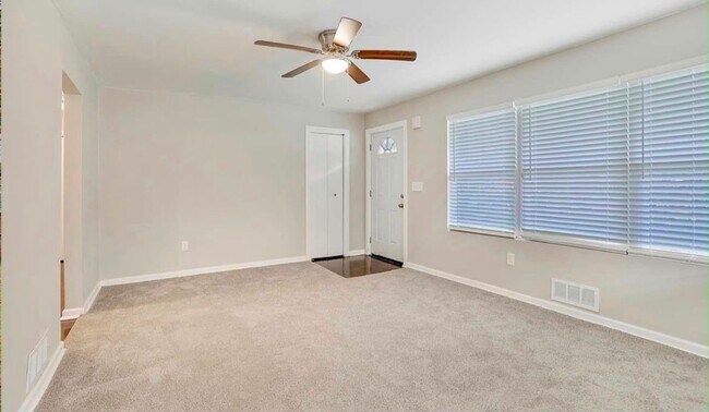 Building Photo - 1355 Steven Dr