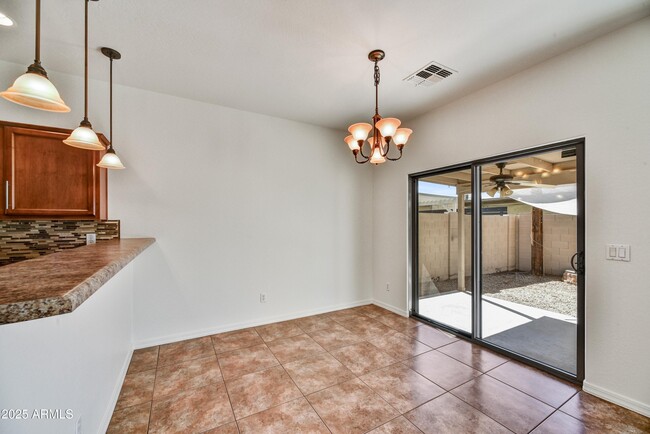 Building Photo - 3805 E Earll Dr