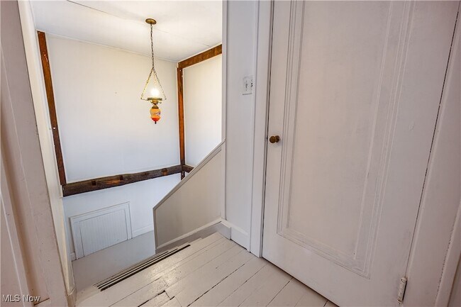 Building Photo - 15555 Munn Rd