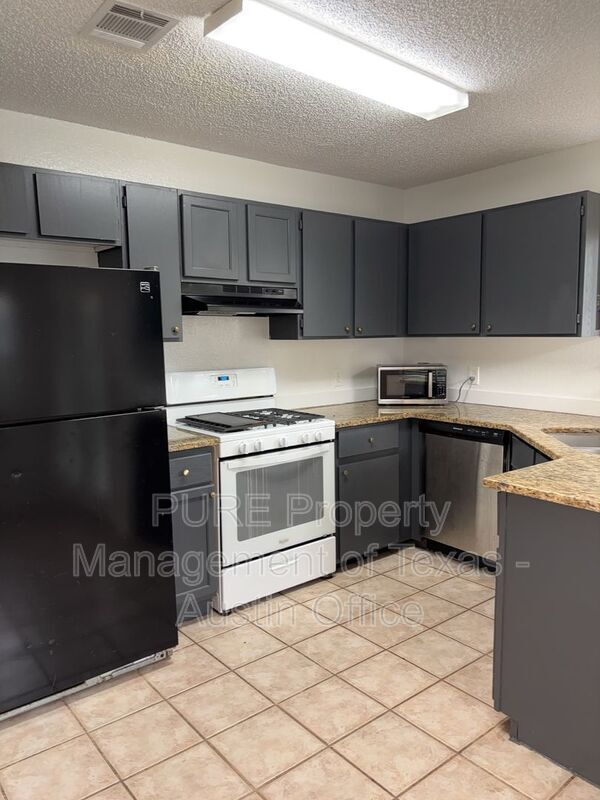 Building Photo - 14413 Tiffer Ln
