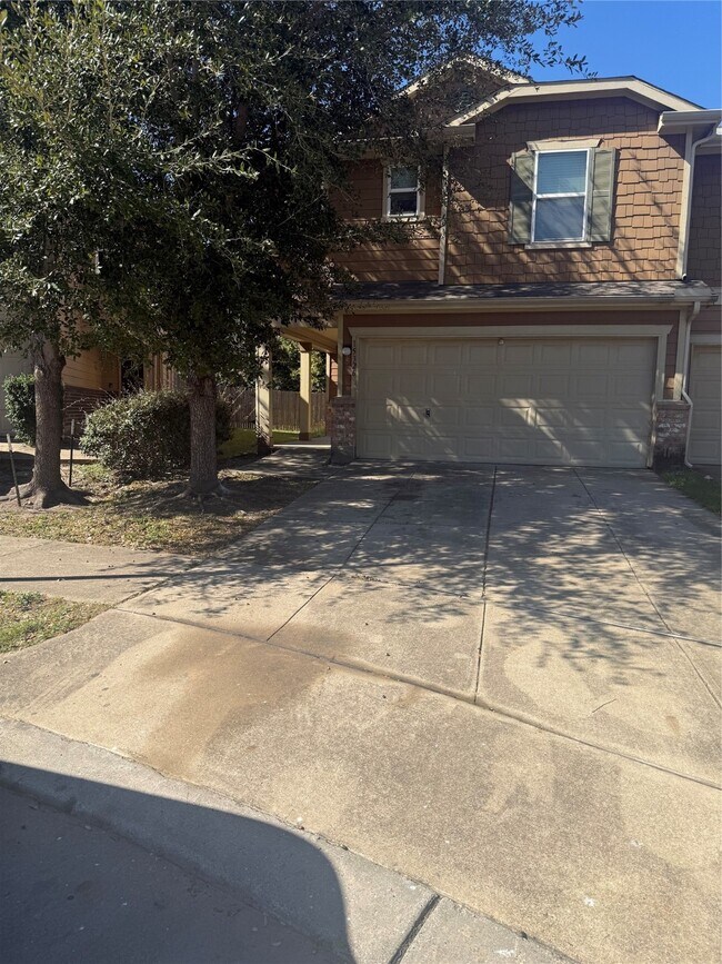 Building Photo - 15326 Trinity Meadow Dr