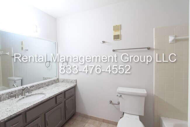 Building Photo - Newly Updated 3BR 2.5BA Townhome in Most Convenient Pelham Location