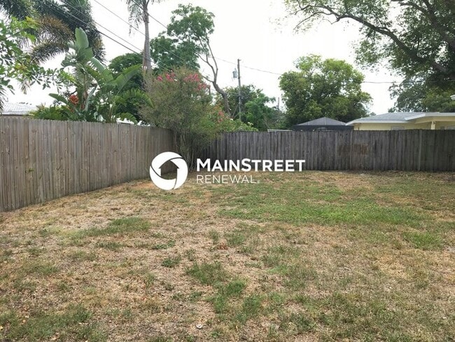 Building Photo - 3 Bedroom Pet-Friendly Home in Clearwater,...