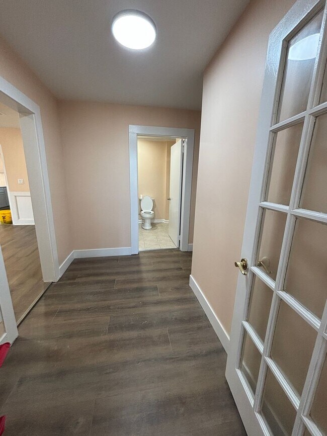 Building Photo - Newly Renovated Stunning Home