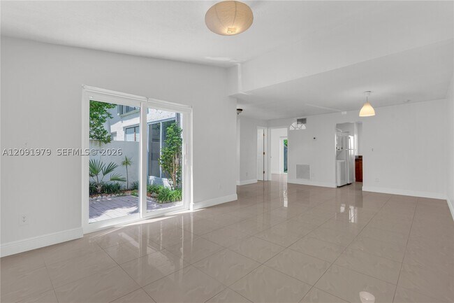 Building Photo - 11333 SW 69th Ln