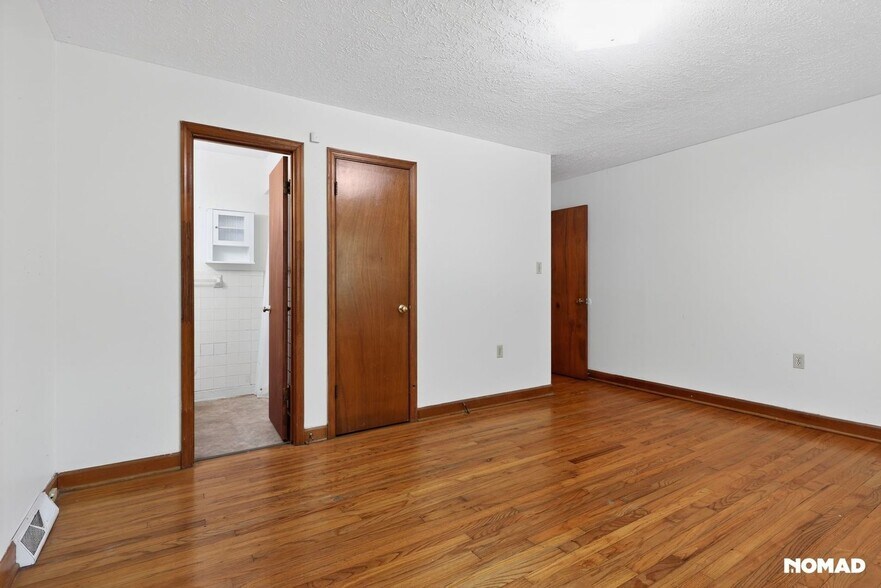 Building Photo - 203 Birch St