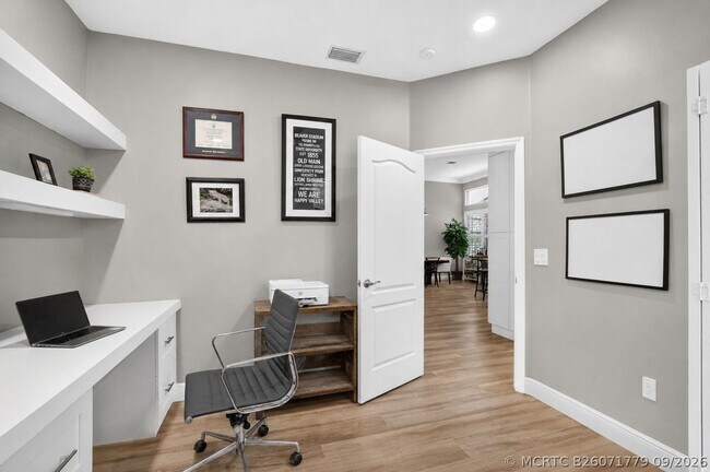 Building Photo - 10 Lake Eden Dr