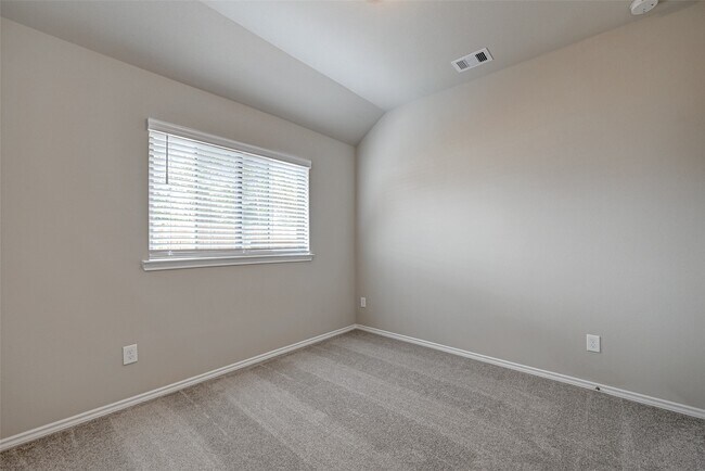 Building Photo - 32013 Towering Birch Trl