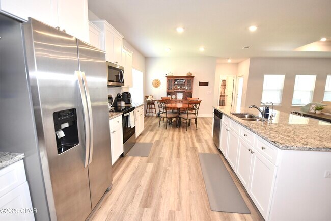 Building Photo - 4858 Sweetspire Dr