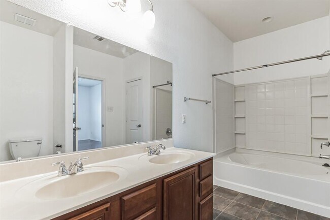 Building Photo - 1029 Brighton Pl