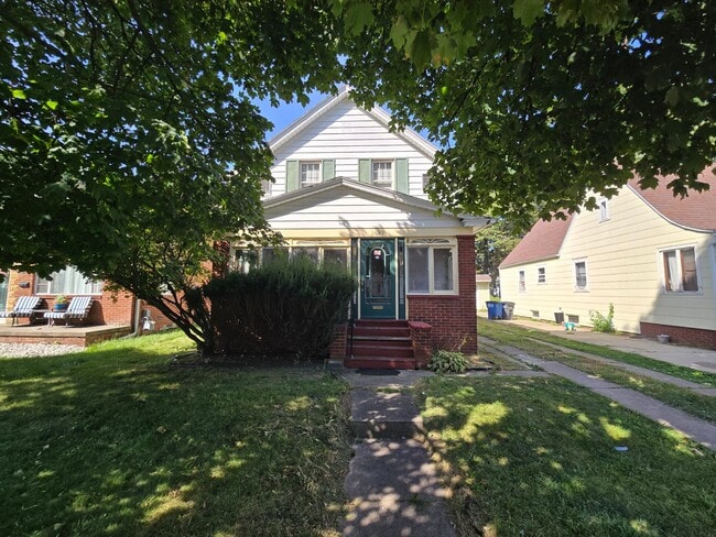 Primary Photo - 3 Bedroom House