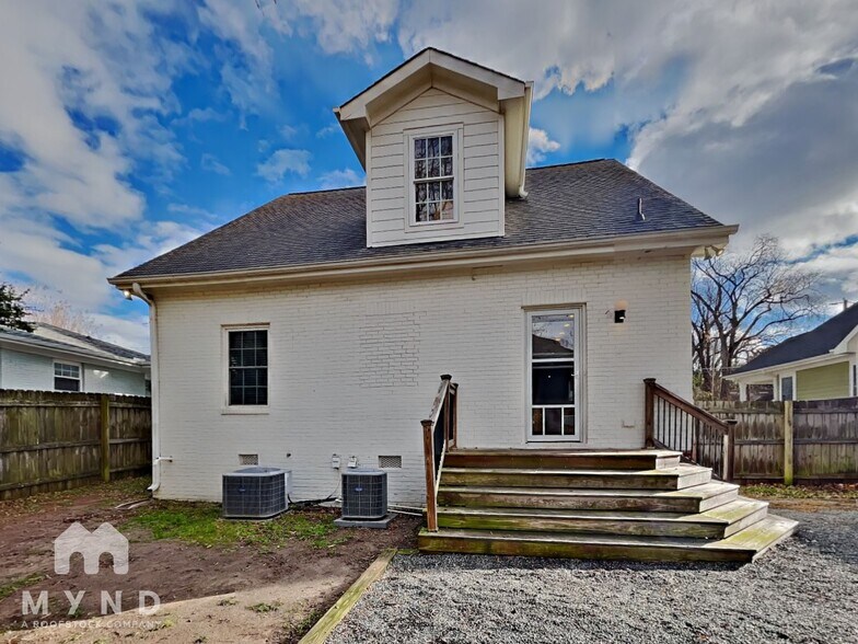 Building Photo - 211 Idlewild Ave