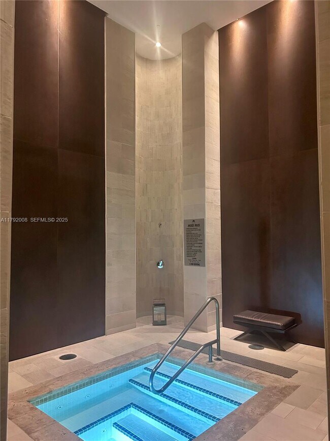 Building Photo - 1830 S Ocean Dr