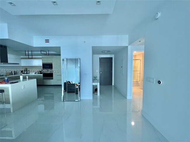 Building Photo - 17301 Biscayne Blvd