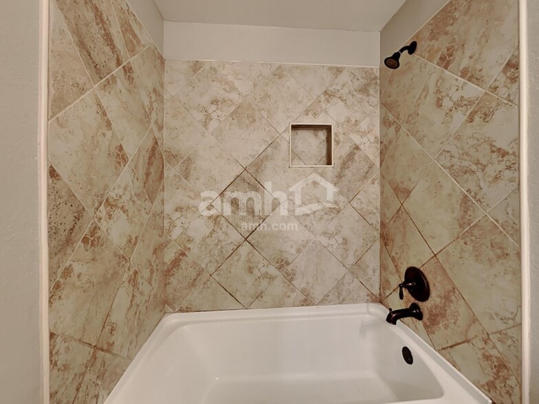 Building Photo - 170 Al Jennah Blvd