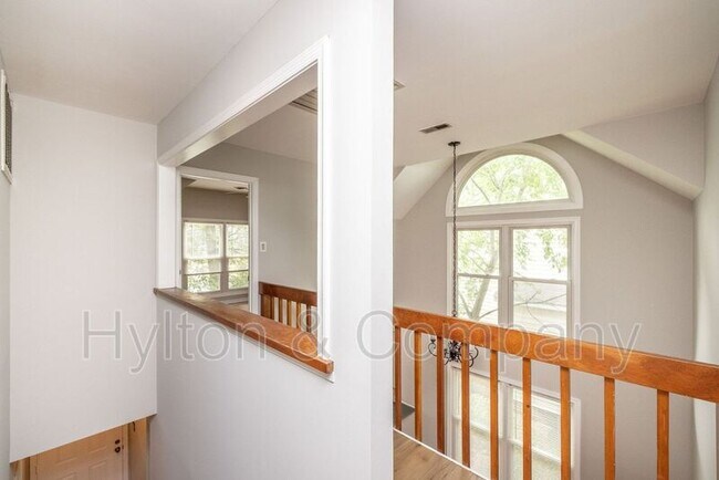 Building Photo - 7712 Breaker Point Ct