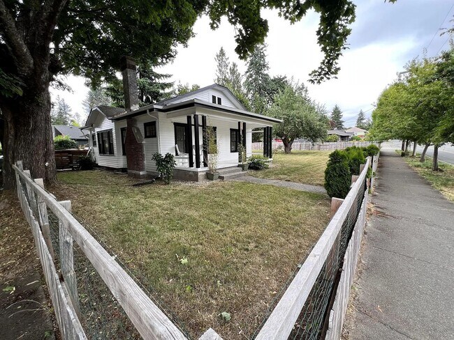 Building Photo - Beautifully Imperfect Character Craftsman Home! Eastside Olympia Home