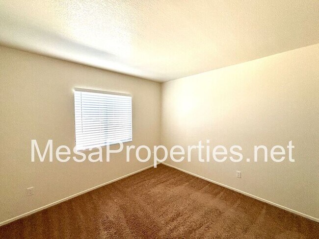 Building Photo - 14173 Mustang Cir