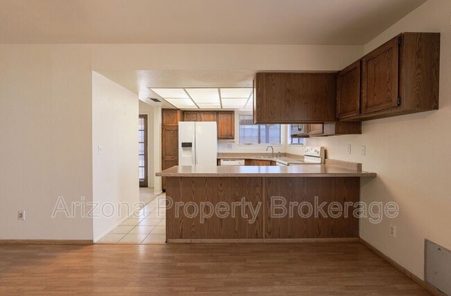 Building Photo - 8135 W Sierra Vista Dr