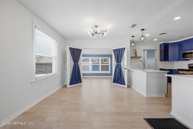 Building Photo - 2741 Hendricks Ave