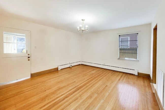 Building Photo - 545 Thatcher Ave