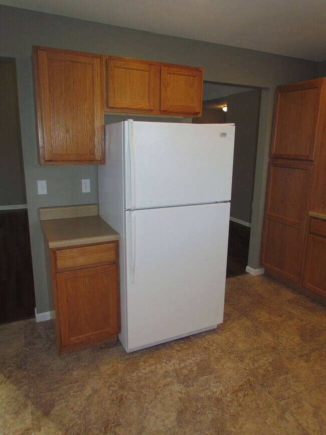 Building Photo - 15908 Tracker Ln