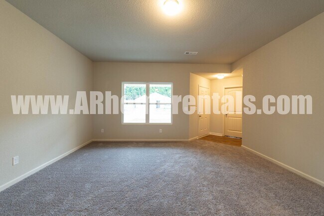 Building Photo - 1175 Gallery Dr