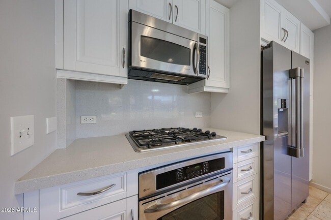 Building Photo - 7137 E Rancho Vista Dr