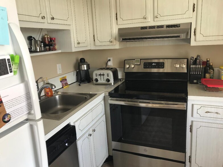 Building Photo - 710 N Ocean Blvd