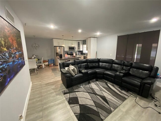 Building Photo - 8400 W Sample Rd