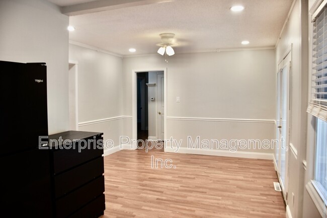 Building Photo - 3238 Highland Park Pl