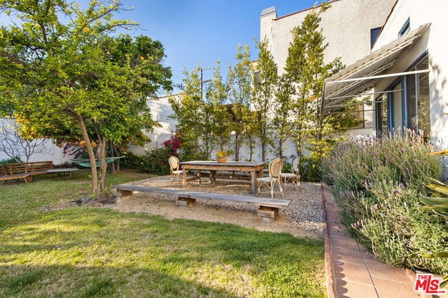 Building Photo - 2009 N New Hampshire Ave