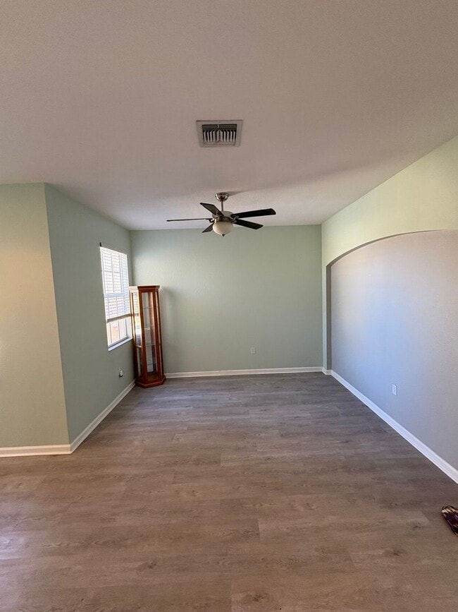 Building Photo - 3/2/1 Townhome in River Glen!  More Pics C...