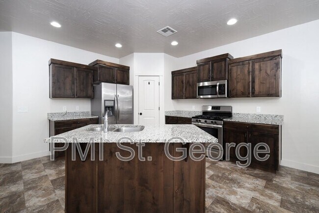 Building Photo - 3731 E Shooting Star Ln