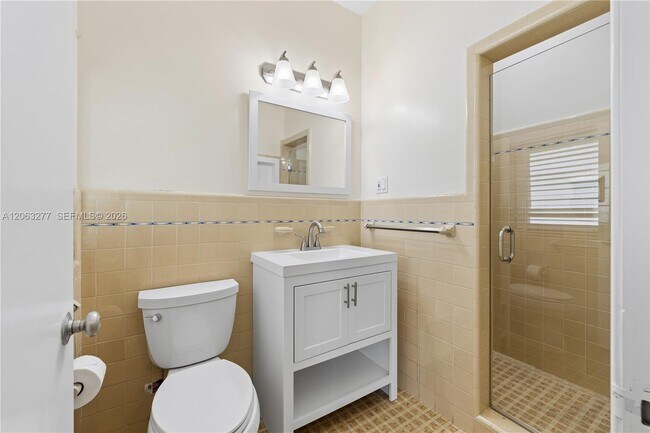Building Photo - 2514 Granada Blvd