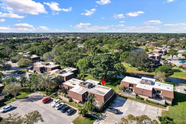 Building Photo - 709 7th Ln