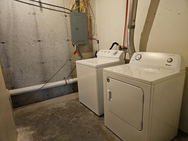 Building Photo - 516 W Pierce St