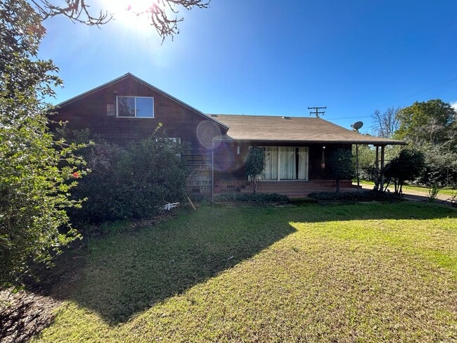 Primary Photo - Farm House