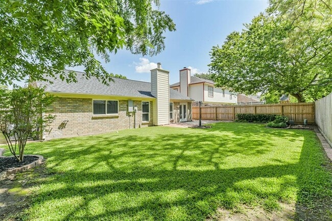 Building Photo - 10615 Prospect Hill Dr