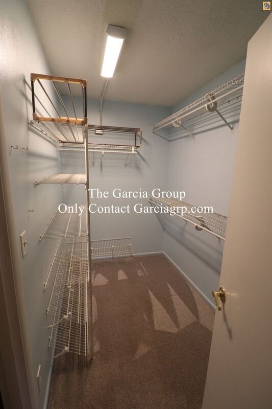 Building Photo - 2393 SW Park Pl