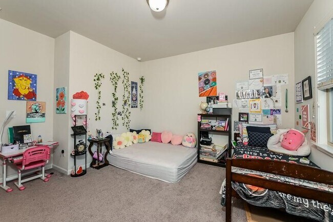 Building Photo - 4245 Grandview Pointe Wy