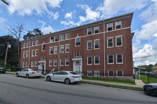 Building Photo - 1008 Main St