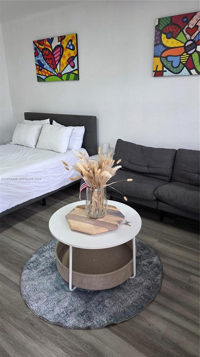 Building Photo - 761 Euclid Ave