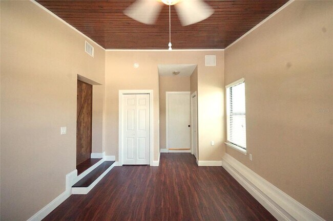 Building Photo - 4521 S Lois Ave